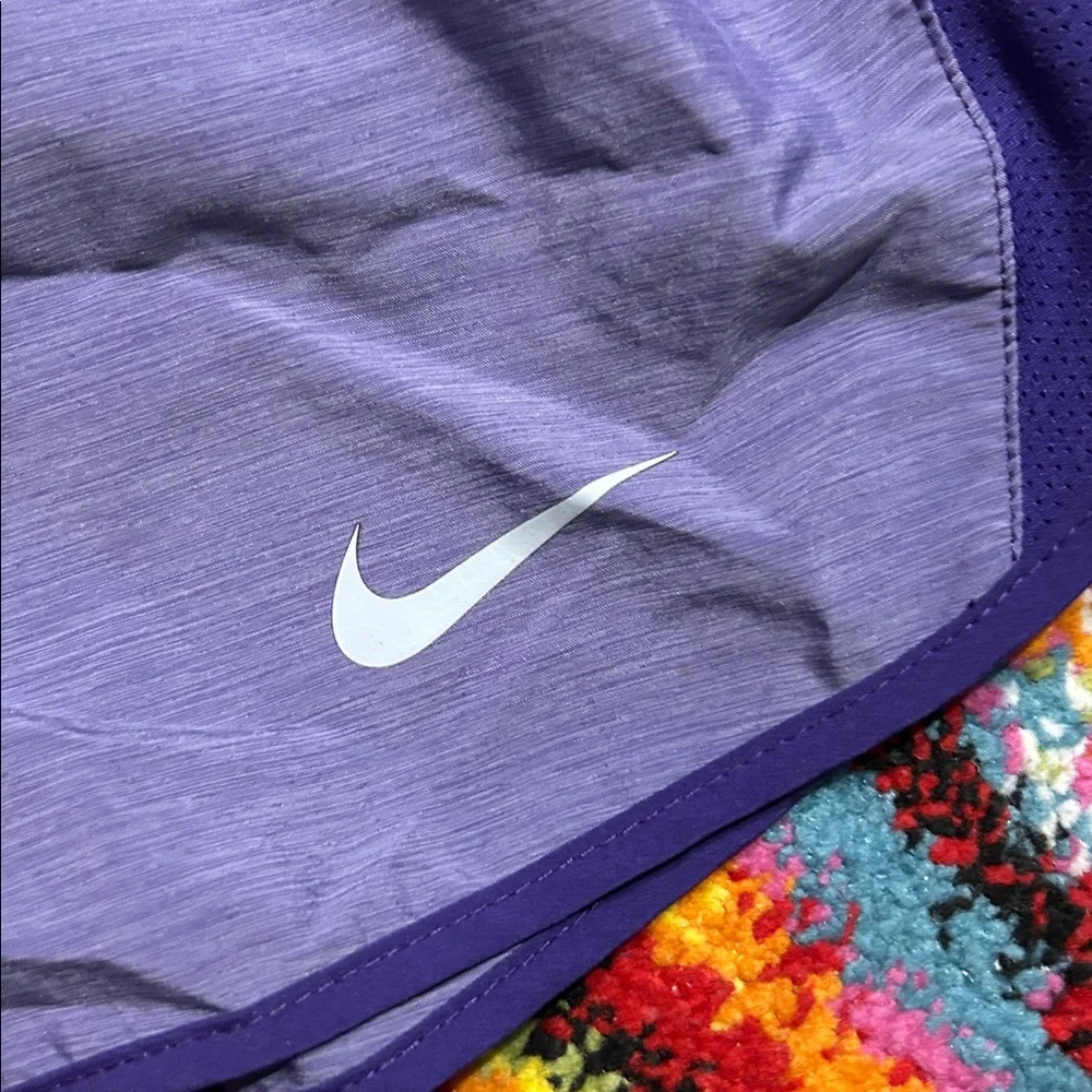 Nike Women's Athletic Shorts in Purple Size 1X - Picture 2 of 4